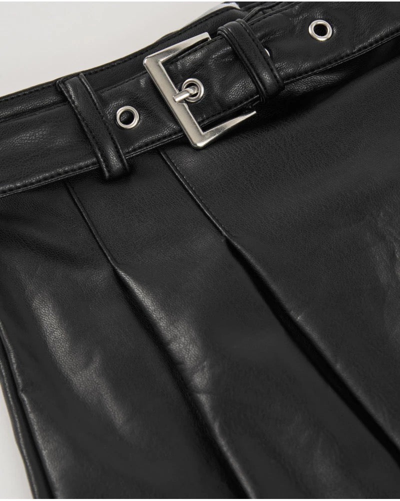 Girls’ black faux leather skirt with belt