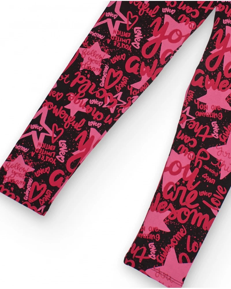 Girls' leggings with multicolor typographic print